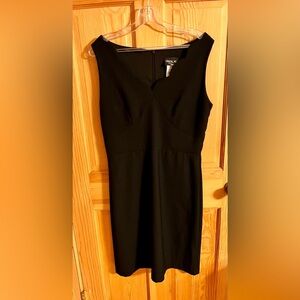Onyx Nite Made In USA Size 10 Black Sleeveless Dress with Scalloped Front Glam